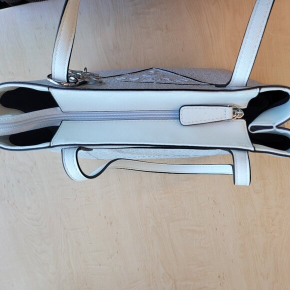 Guess Tania Printed Tote - Picture 4 of 11